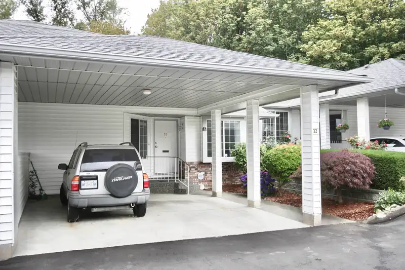 32 3055 TRAFALGAR STREET - photo 2 of 35