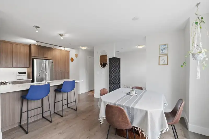 1312 FIFTH AVENUE - photo 4 of 36