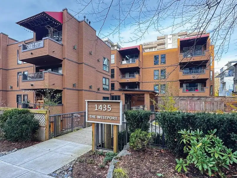 302 1435 NELSON STREET - photo 1 of 19