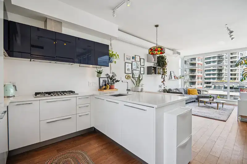 713 108 E 1ST AVENUE - photo 2 of 34