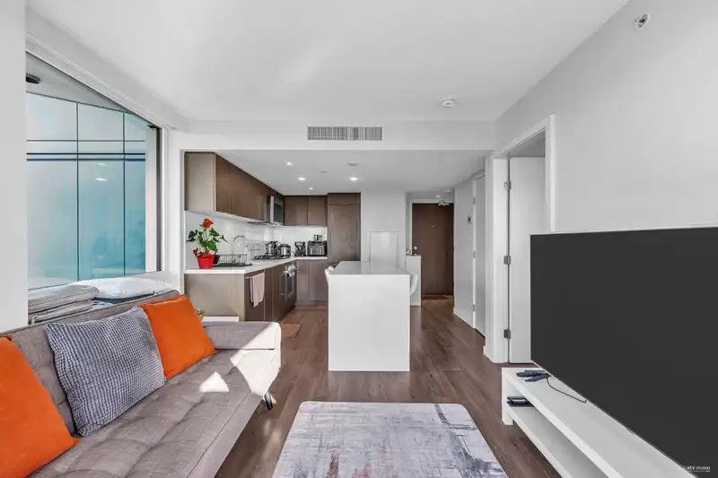 2201 8189 CAMBIE STREET - photo 3 of 9