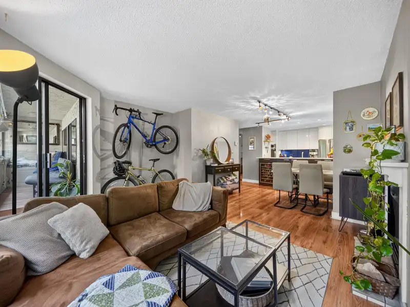 202 936 BUTE STREET - photo 4 of 28