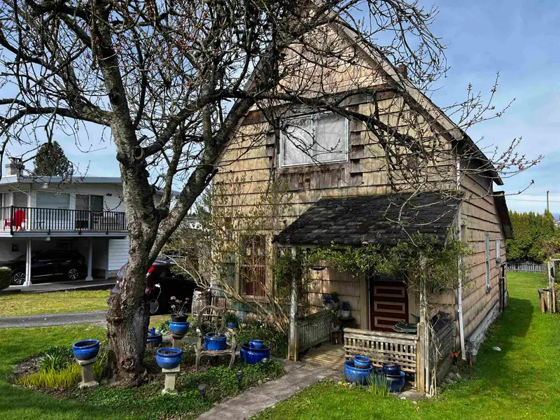 235 DURHAM STREET - photo 4 of 19