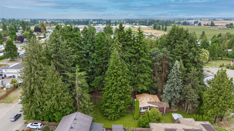 2161 MARTENS STREET - photo 1 of 25