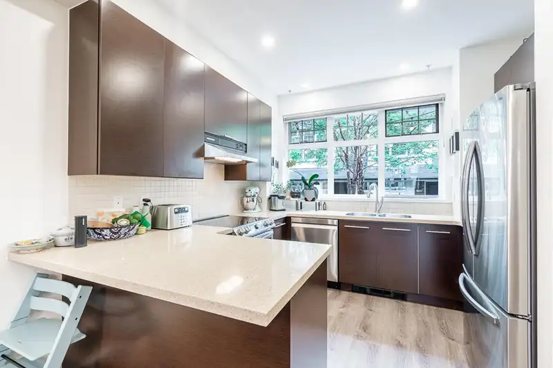 3736 WELWYN STREET - photo 1 of 33