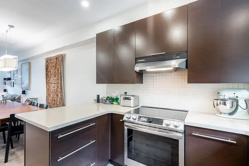 3736 WELWYN STREET - photo 3 of 33