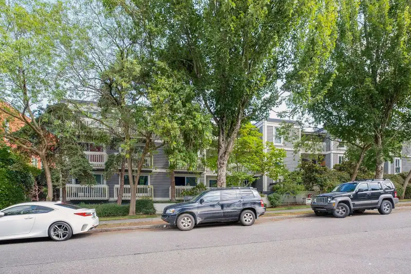 305 1545 E 2ND AVENUE - photo 1 of 24