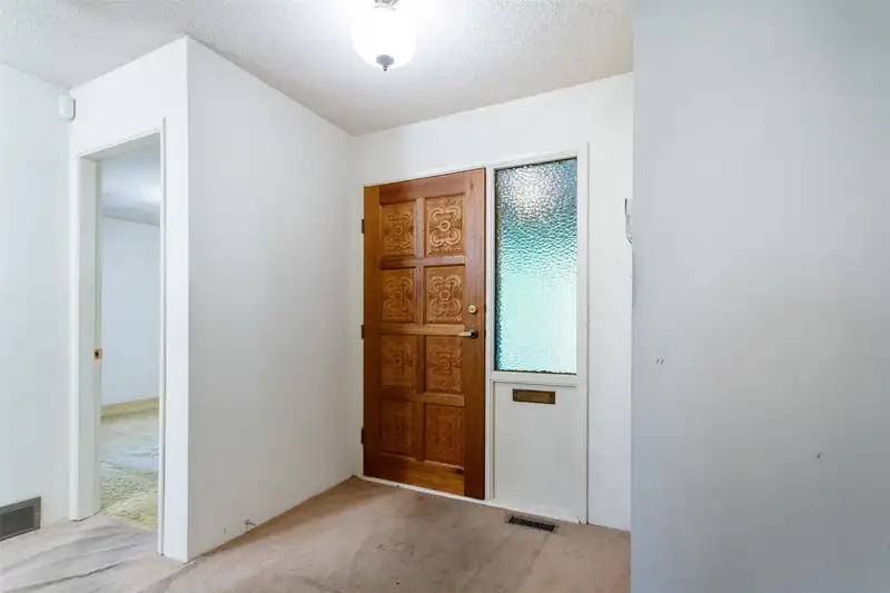252 MONTGOMERY STREET - photo 3 of 23