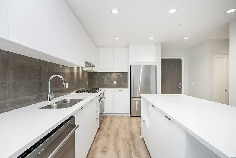 202 615 COTTONWOOD AVENUE - photo 4 of 40