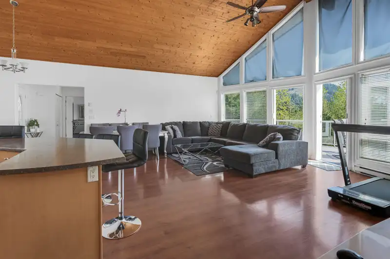12302 CARDINAL PLACE - photo 4 of 38