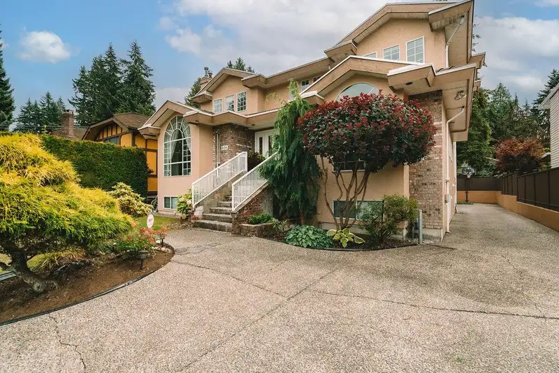 806 SPRICE AVENUE - photo 1 of 40