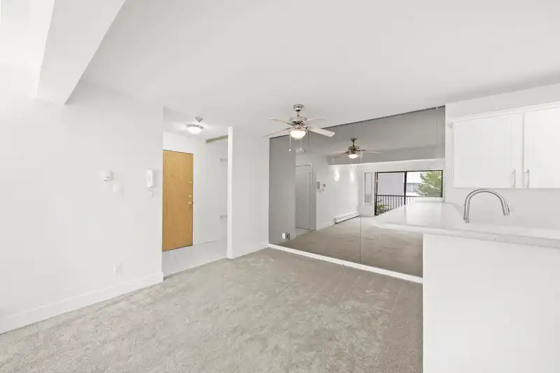 9 7011 134 STREET - photo 4 of 30