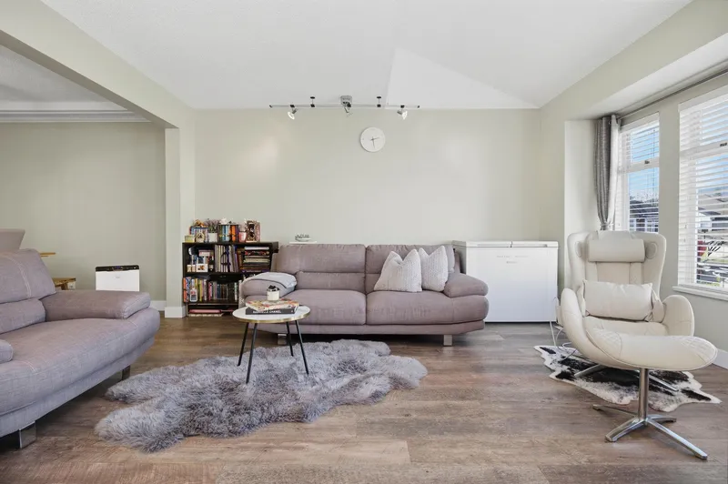 817 ROCHE POINT DRIVE - photo 3 of 25