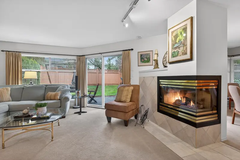 115 16080 82 AVENUE - photo 3 of 25