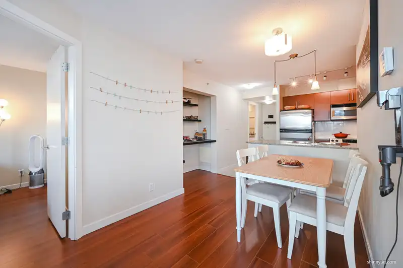 1008 833 AGNES STREET - photo 4 of 32