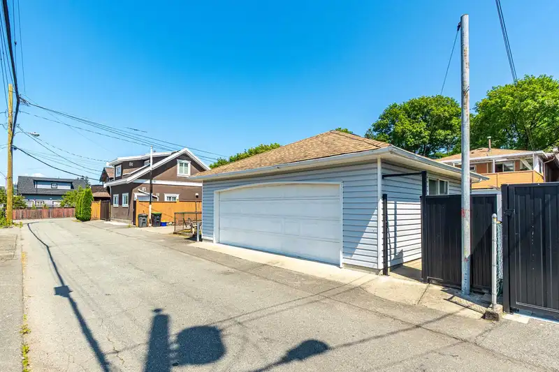 6163 BATTISON STREET - photo 4 of 33