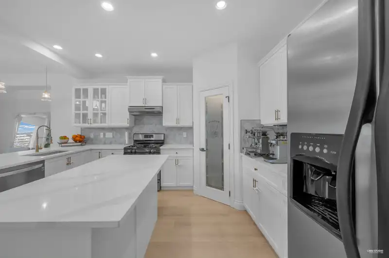7260 197 STREET - photo 3 of 40