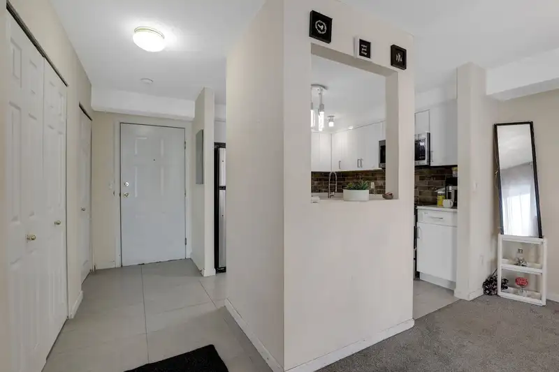 406 13780 76 AVENUE - photo 4 of 27