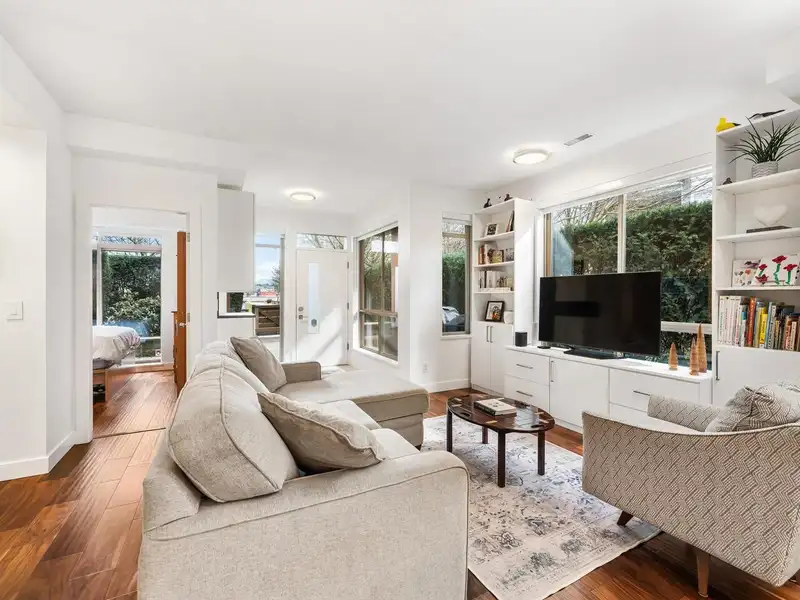18 10133 RIVER DRIVE - photo 2 of 36
