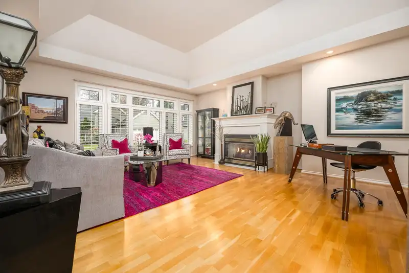 105 6505 3 AVENUE - photo 2 of 35