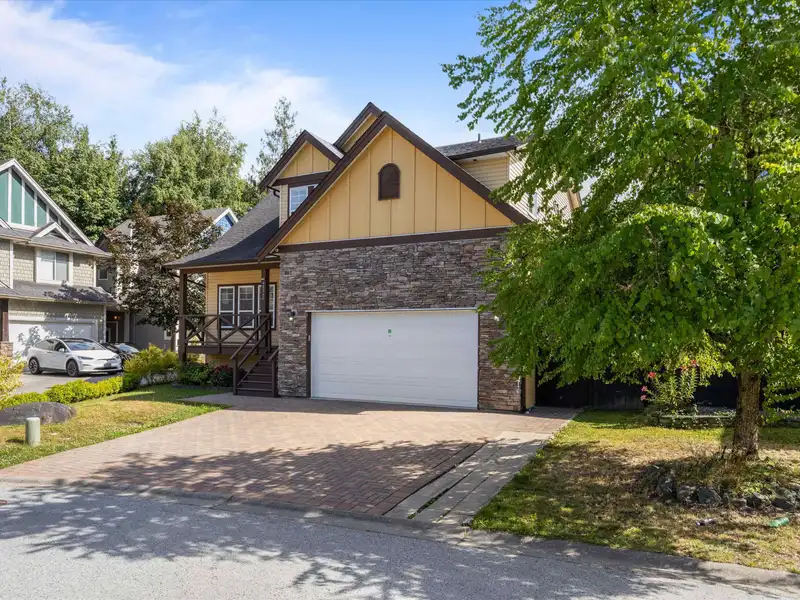 46242 KERMODE CRESCENT - photo 2 of 33