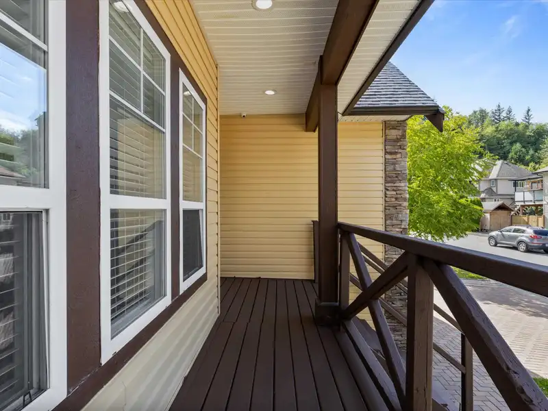 46242 KERMODE CRESCENT - photo 3 of 33