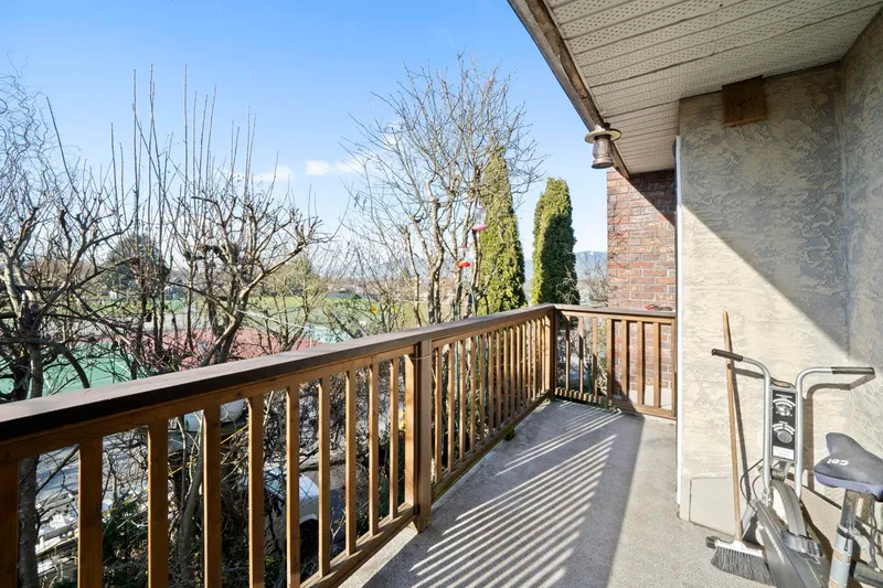 3206 E 25TH AVENUE - photo 4 of 25