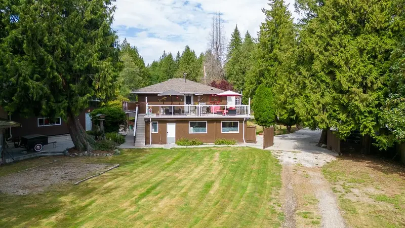 7781 HART ROAD - photo 3 of 25