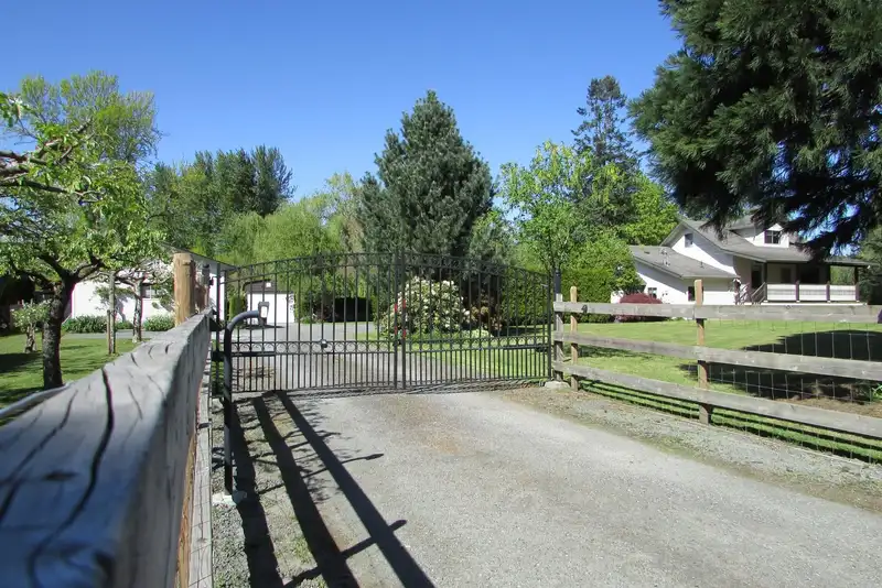44387 SOUTH SUMAS ROAD - photo 1 of 26