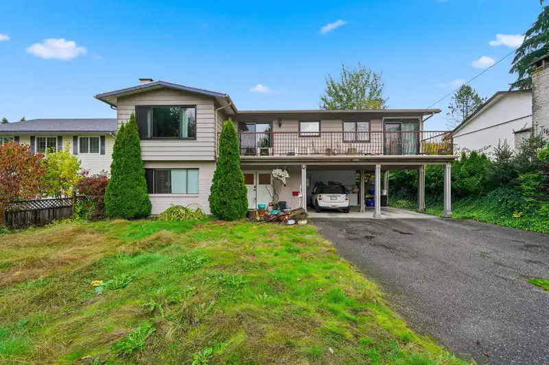 21323 121 AVENUE - photo 1 of 24