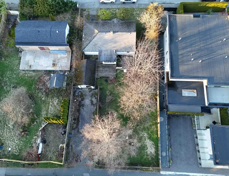 14068 NORTH BLUFF ROAD - photo 3 of 5