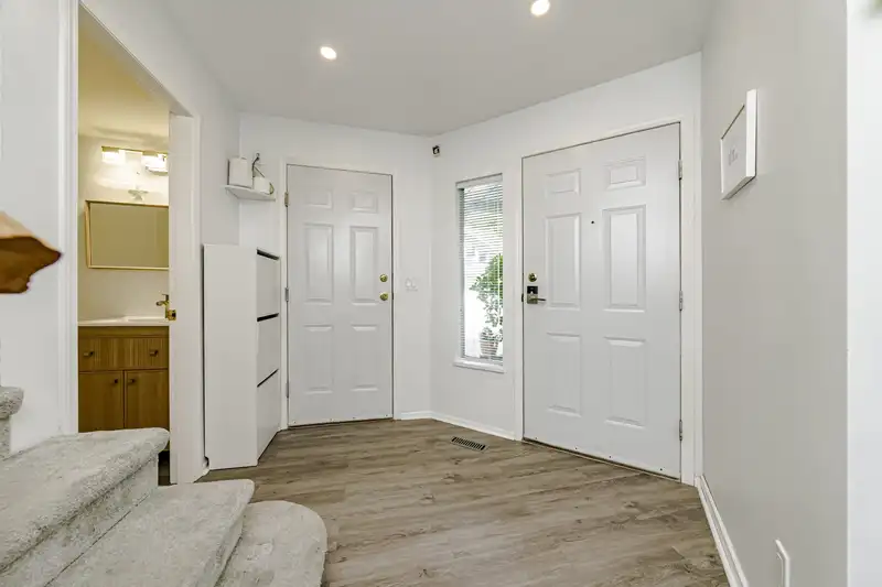 20 2590 PANORAMA DRIVE - photo 3 of 33
