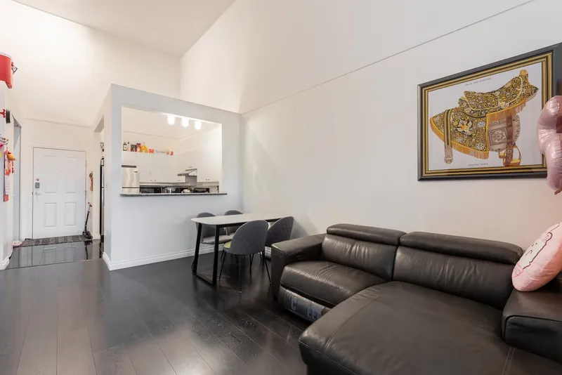 317 7800 ST. ALBANS ROAD - photo 3 of 16