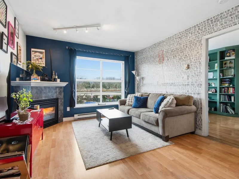 404 1688 E 8TH AVENUE - photo 1 of 25