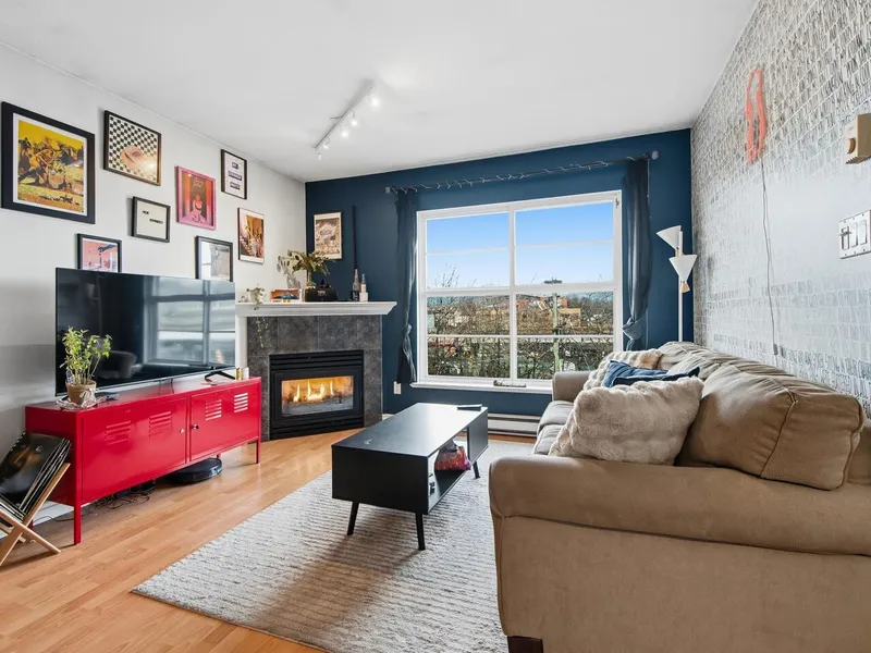 404 1688 E 8TH AVENUE - photo 3 of 25