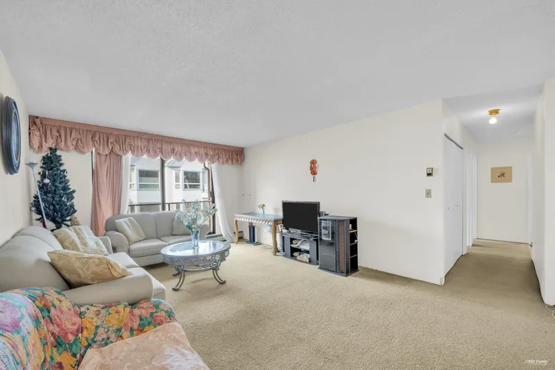 305 8720 LANSDOWNE ROAD - photo 3 of 14