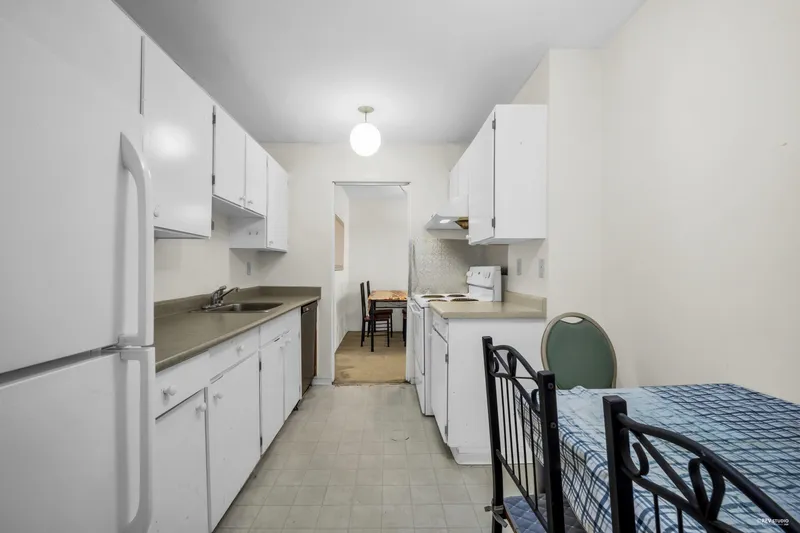 305 8720 LANSDOWNE ROAD - photo 4 of 14