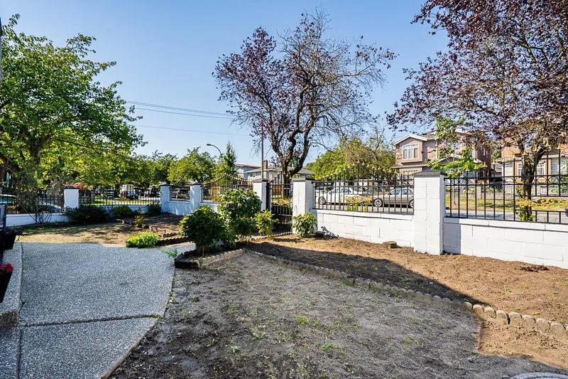 1306 E 60 AVENUE - photo 3 of 25