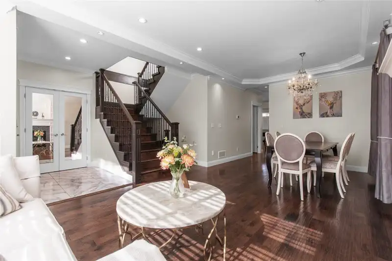 314 W 26TH STREET - photo 3 of 30