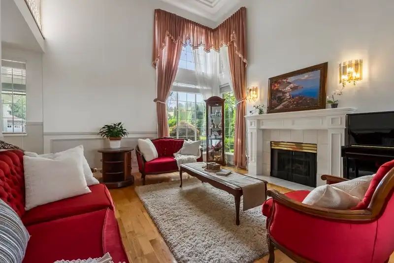 16349 86B AVENUE - photo 2 of 40