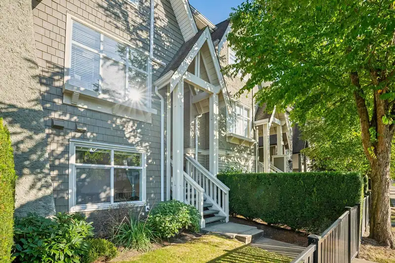 2 7288 HEATHER STREET - photo 4 of 40