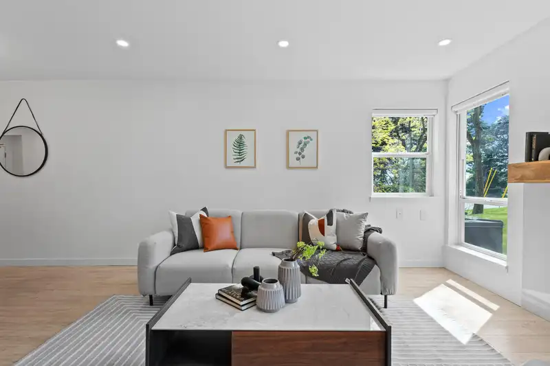 104 15717 MARINE DRIVE - photo 3 of 34