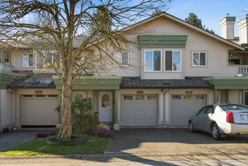 246 13888 70 AVENUE - photo 1 of 25