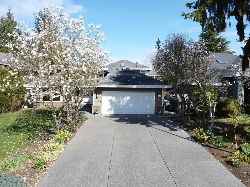 14897 22 AVENUE - photo 1 of 35
