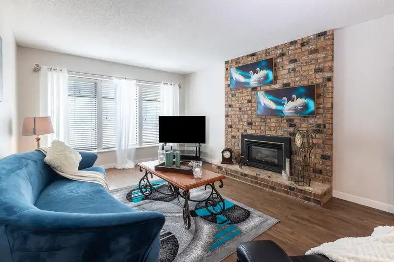 1252 VICTORIA DRIVE - photo 3 of 34