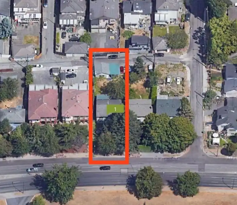 449 SE MARINE DRIVE - photo 1 of 2