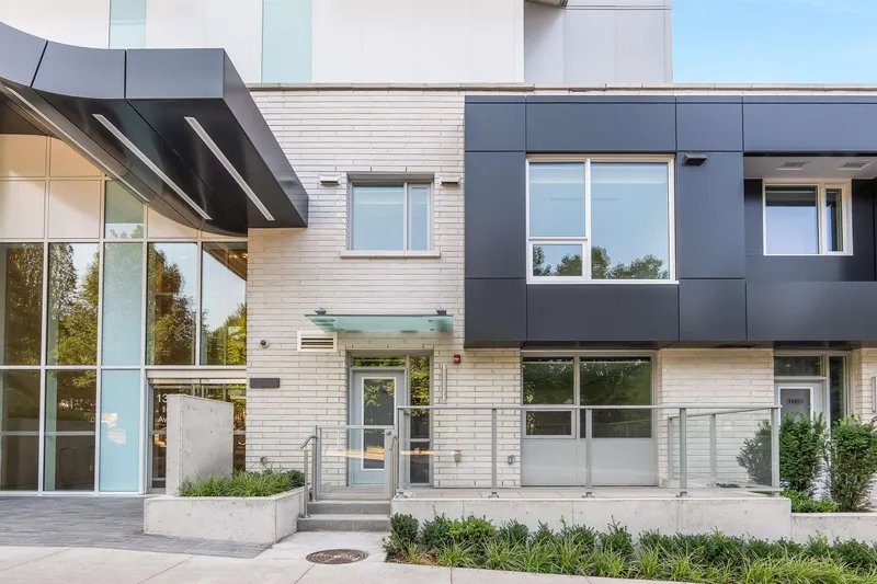 TH4 13778 100TH AVENUE - photo 1 of 14