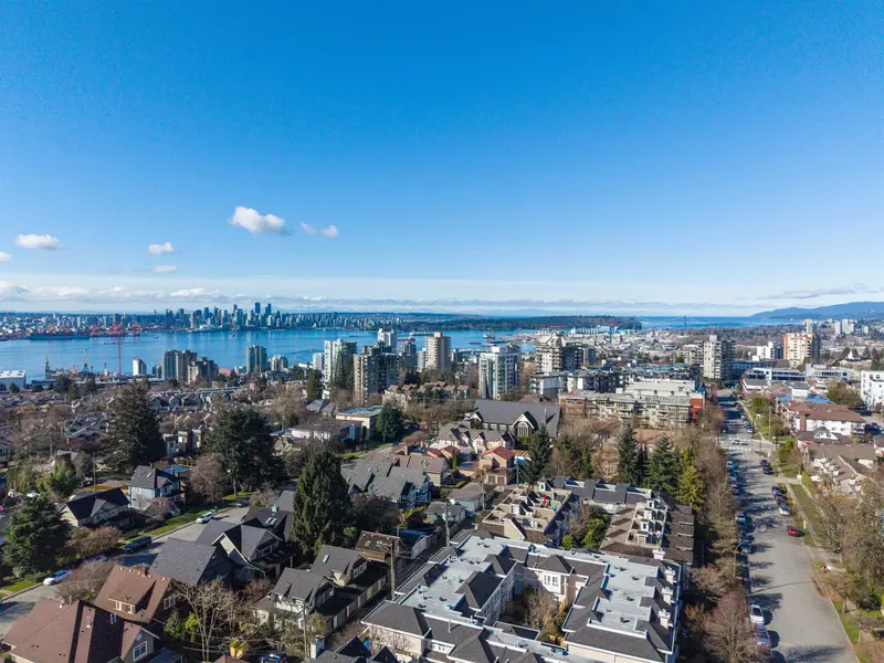 1127 ST. ANDREWS AVENUE - photo 4 of 25