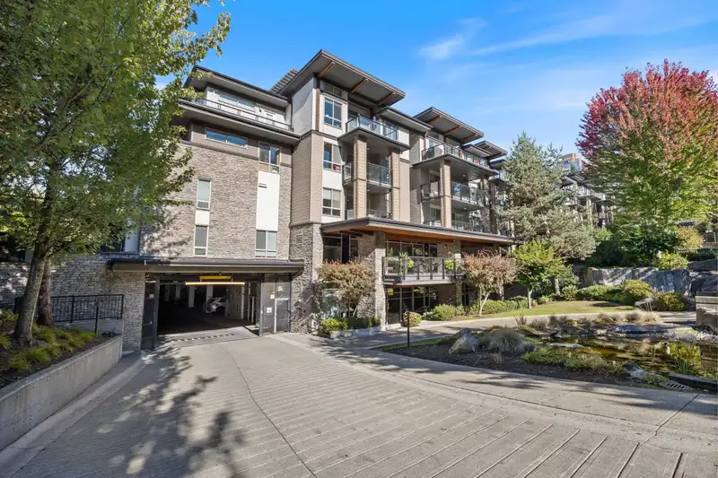 603 7478 BYRNEPARK WALK - photo 1 of 39