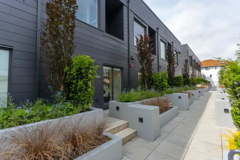 557 W 26TH AVENUE - photo 2 of 40
